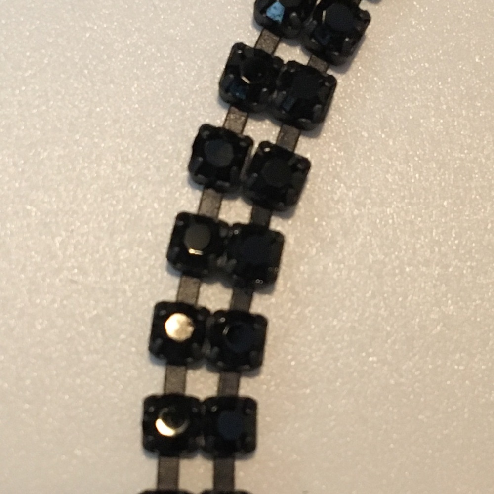 SALE‼️ Chico’s Black/Dark Gray Rhinestone Necklace - Picture 4 of 5